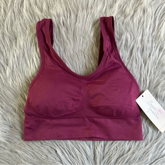 Secret Treasures Comfy Wirefree Bra Womens Size Medium Pull Over Wireless - Picture 1 of 4